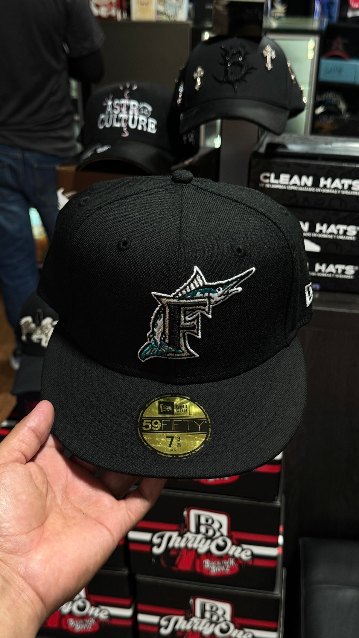 New era cerrada